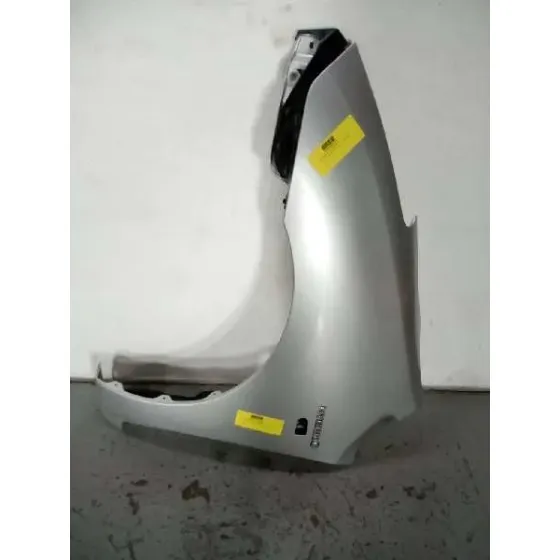 Aleta Delantera Izquierda para Toyota Prius (Nhw20)
