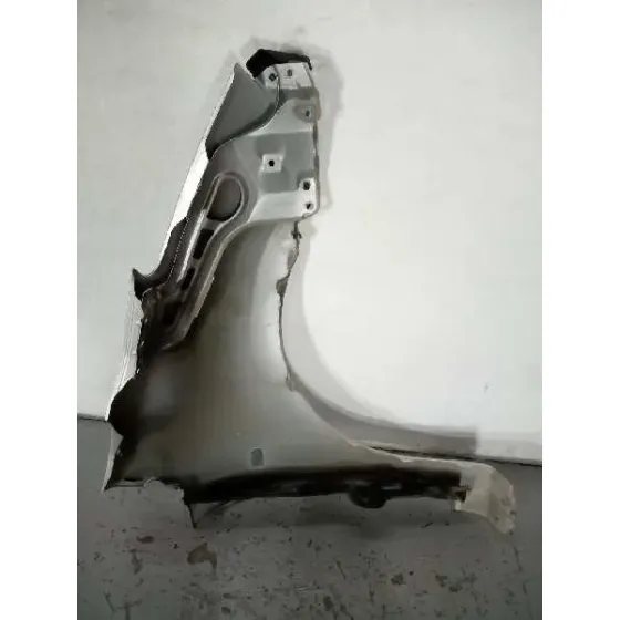 Aleta Delantera Izquierda para Toyota Prius (Nhw20)