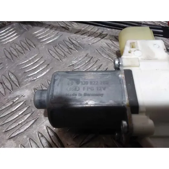 Elevalunas Delantero Derecho para Ford Galaxy (Ca1)