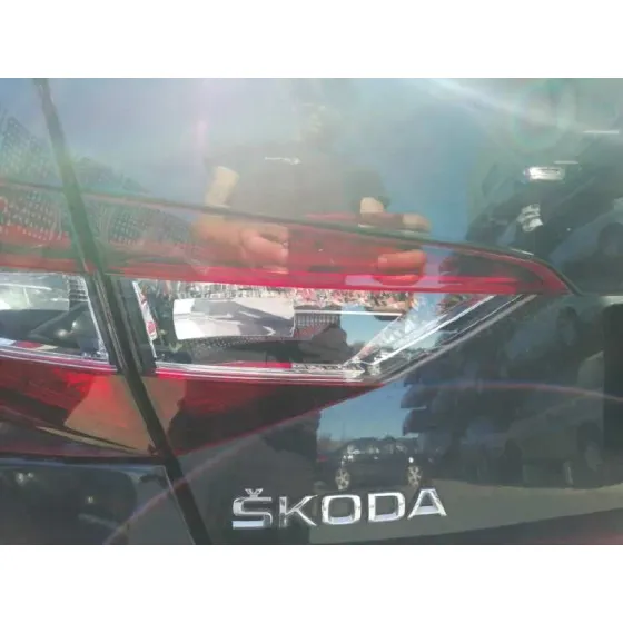 Piloto Trasero Izquierdo Interior para Skoda Superb (3V3)