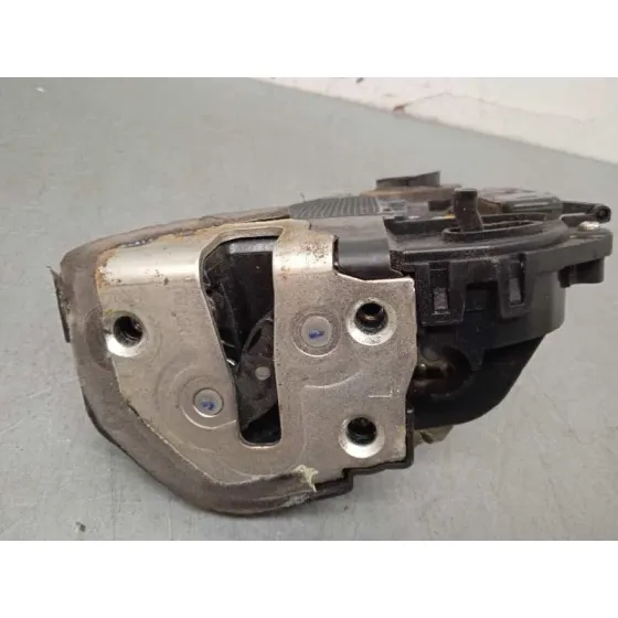 Cerradura Puerta Trasera Izquierda para Toyota Prius (Nhw20)