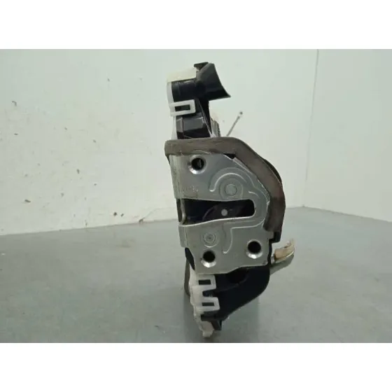 Cerradura Puerta Delantera Derecha para Toyota Yaris