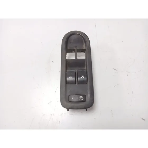 Mando Elevalunas Delantero Izquierdo para Renault Megane Ii Classic Berlina