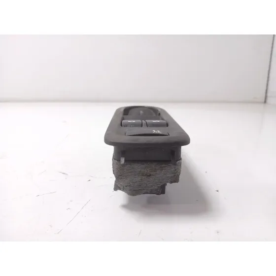 Mando Elevalunas Delantero Izquierdo para Renault Megane Ii Classic Berlina