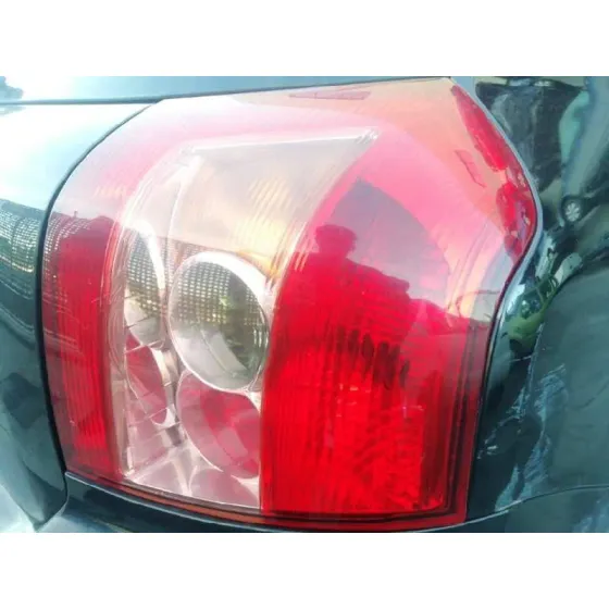 Piloto Trasero Derecho para Toyota Corolla (E12)
