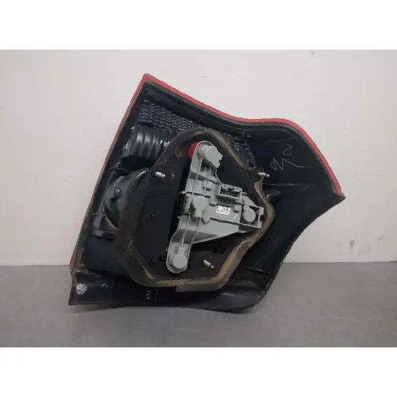 Piloto Trasero Derecho para Toyota Corolla (E12)