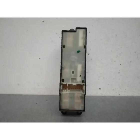 Mando Elevalunas Delantero Izquierdo para Nissan Almera (N16/E)