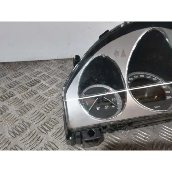 Cuadro Instrumentos para Mercedes-Benz Clase C (W204) Familiar
