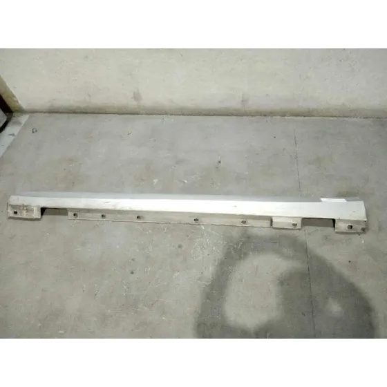 Faldon Lateral para Mercedes-Benz Clase C (W204) Familiar