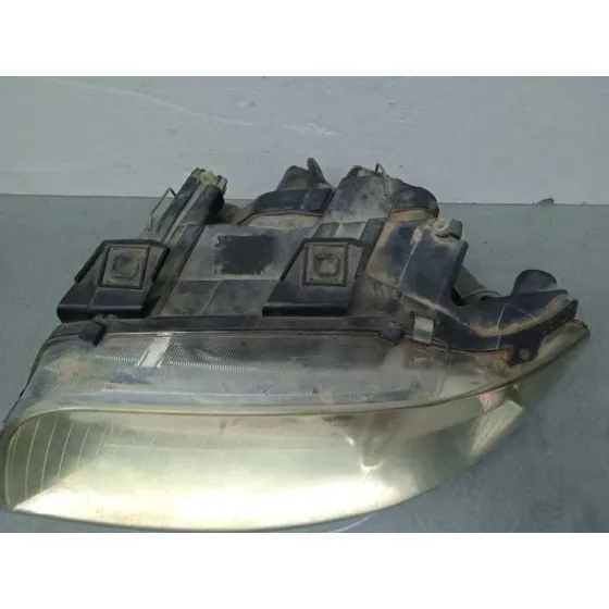 Faro Izquierdo para Audi A6 Berlina (4B2)