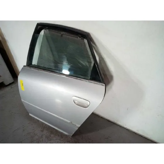 Puerta Trasera Izquierda para Audi A6 Berlina (4B2)