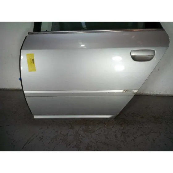 Puerta Trasera Izquierda para Audi A6 Berlina (4B2)