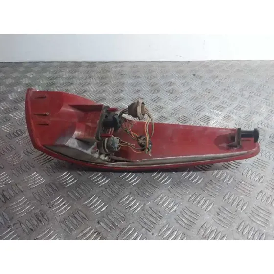 Piloto Trasero Derecho para Peugeot 607 (S1)