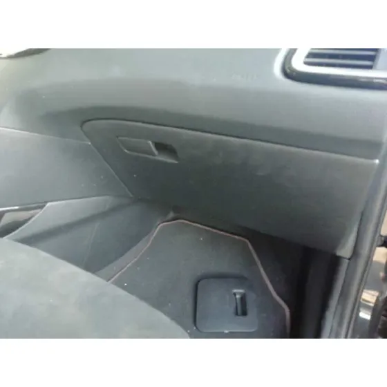 Guantera para Kia Ceed