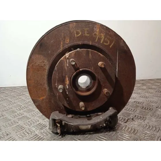 Mangueta Delantera Izquierda para Nissan Pulsar (C13)