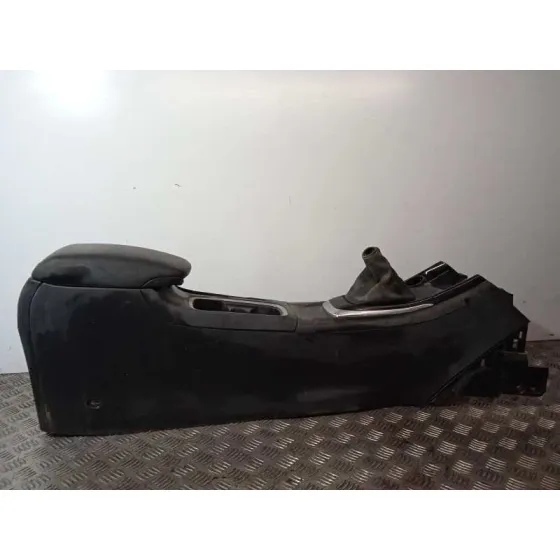 Apoyabrazos Central para Nissan Pulsar (C13)