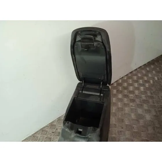 Apoyabrazos Central para Nissan Pulsar (C13)