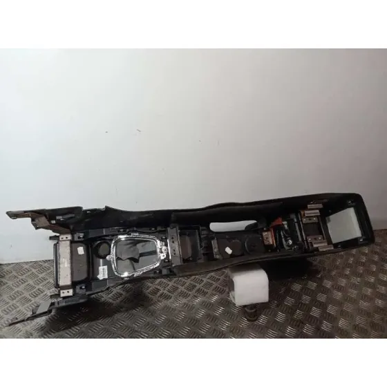 Apoyabrazos Central para Nissan Pulsar (C13)