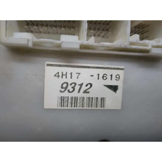Caja Reles / Fusibles para Toyota Prius (Nhw20)