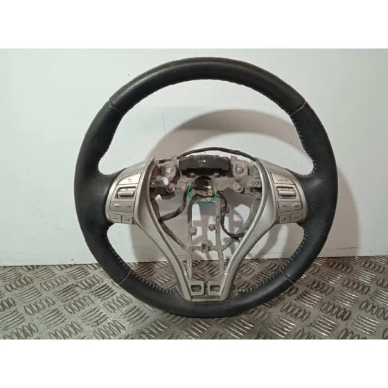 Volante para Nissan Pulsar (C13)