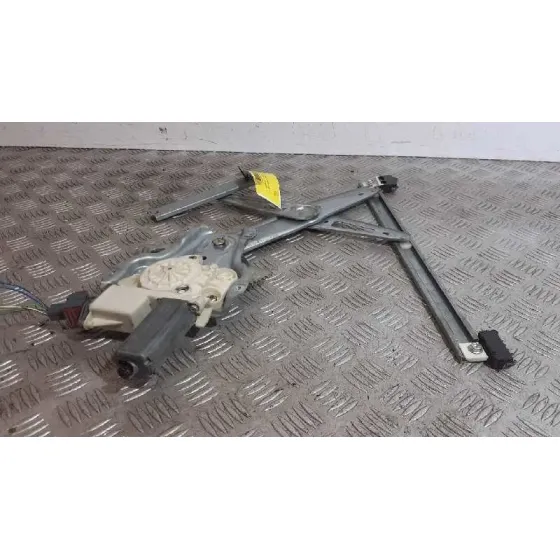 Elevalunas Delantero Izquierdo para Toyota Avensis Berlina (T25)