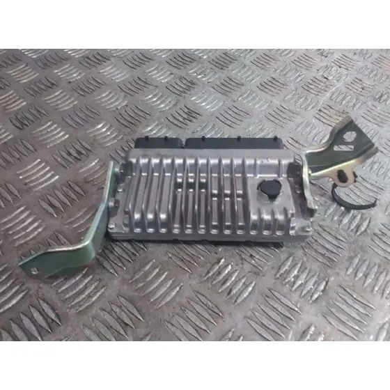 Centralita Motor Uce para Toyota Auris