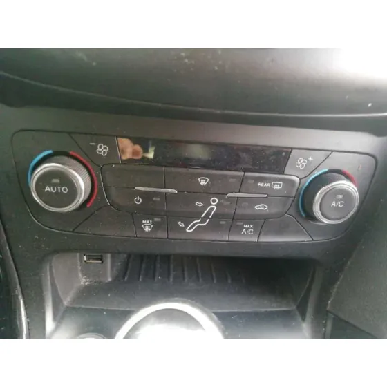 Mando Climatizador para Ford Focus Lim.