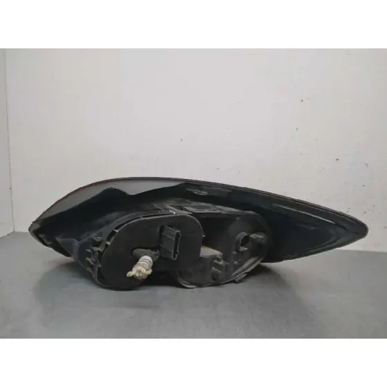 Piloto Trasero Izquierdo para Volkswagen Scirocco (137)