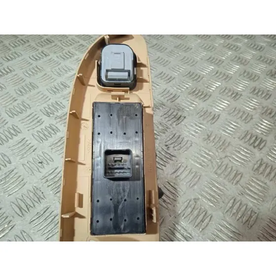 Mando Elevalunas Delantero Izquierdo para Volkswagen Passat Variant (3C5)