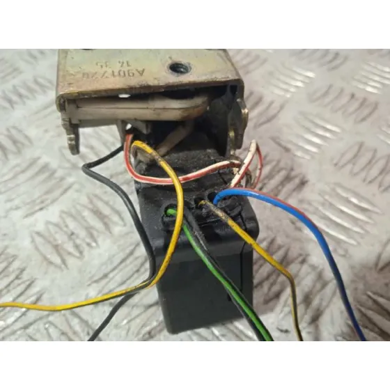 Cerradura Puerta Delantera Izquierda para Mercedes-Benz Sprinter 02.00 -> Caja Cerrada