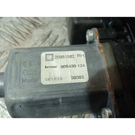 Elevalunas Delantero Derecho para Opel Zafira Tourer