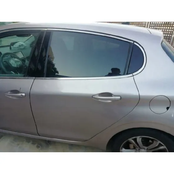 Puerta Trasera Izquierda para Peugeot 208
