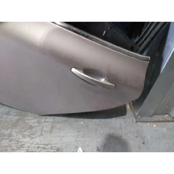 Puerta Trasera Izquierda para Peugeot 208