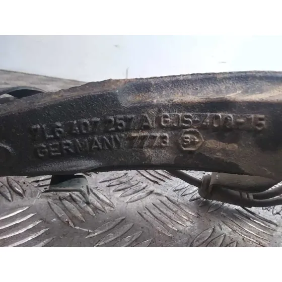 Mangueta Delantera Izquierda para Volkswagen Touareg (7La)