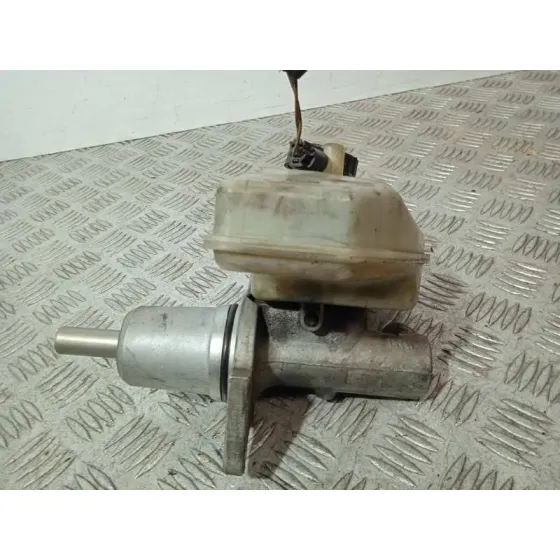 Bomba Freno para Mercedes-Benz Sprinter 02.00 -> Caja Cerrada