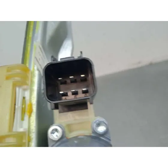 Elevalunas Trasero Derecho para Ford Focus Turn.