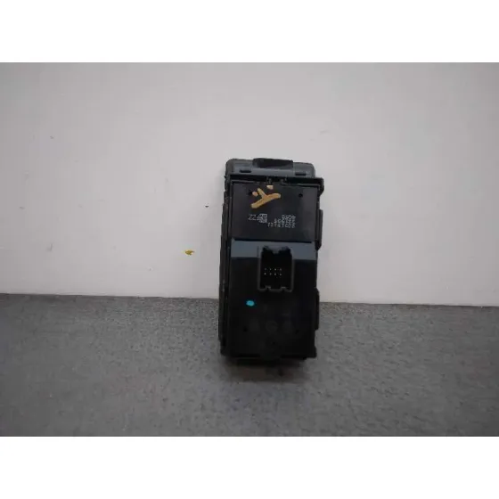 Mando Elevalunas Delantero Izquierdo para Opel Insignia Berlina