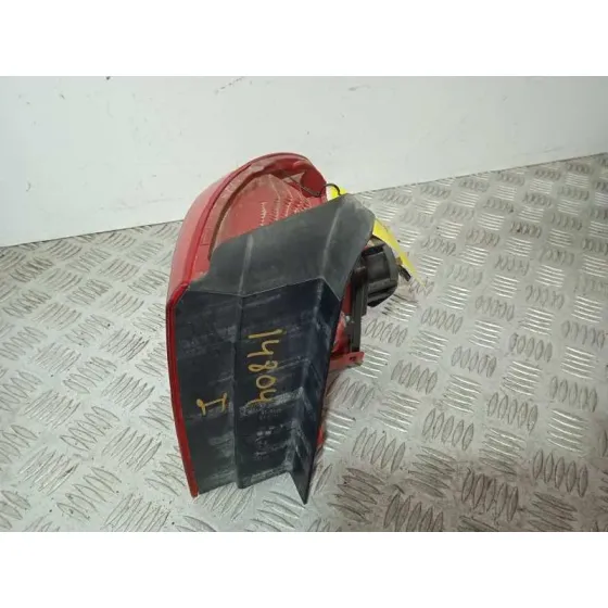 Piloto Trasero Izquierdo para Volkswagen Passat Lim. (362)