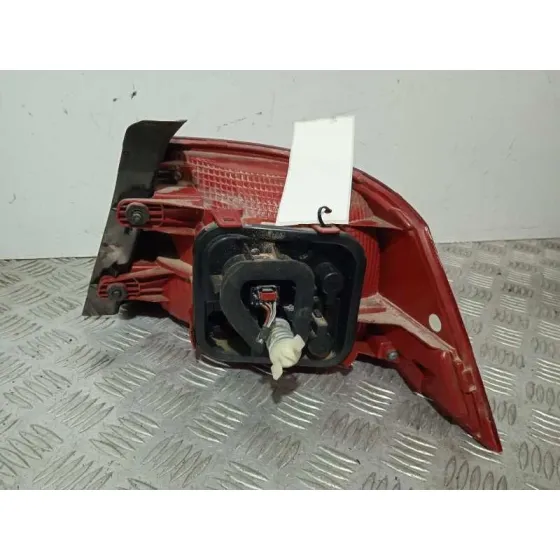 Piloto Trasero Izquierdo para Volkswagen Passat Lim. (362)