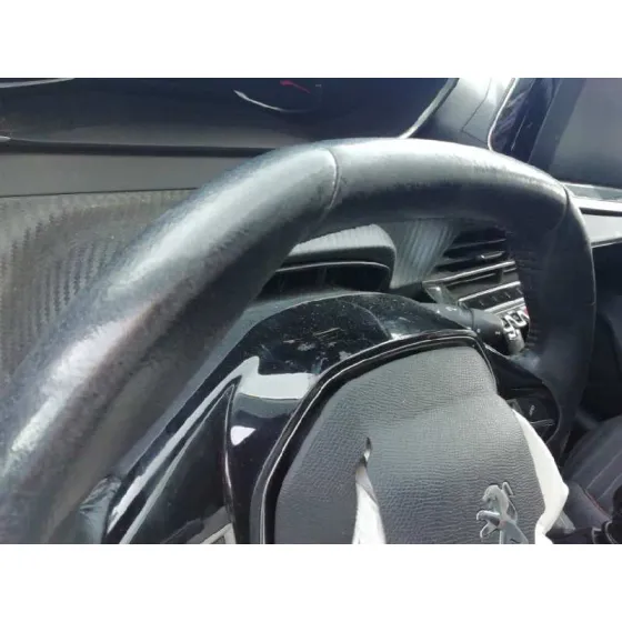 Volante para Peugeot 208 (P2)