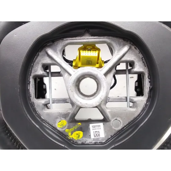 Volante para Peugeot 208 (P2)