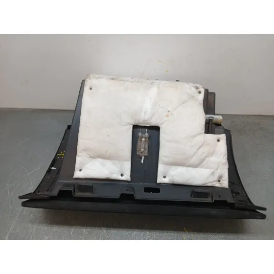 Guantera para Opel Antara