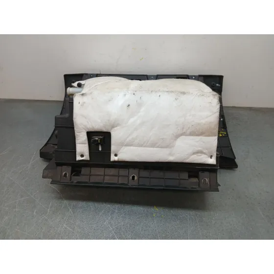 Guantera para Opel Antara