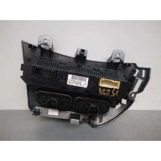 Mando Climatizador para Ford Focus Lim. (Cb8)
