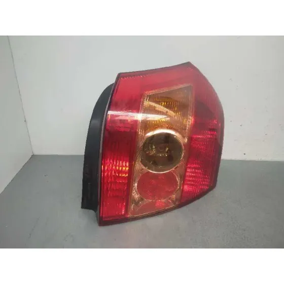 Piloto Trasero Derecho para Toyota Corolla (E12)
