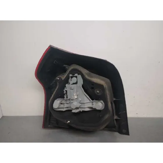 Piloto Trasero Derecho para Toyota Corolla (E12)