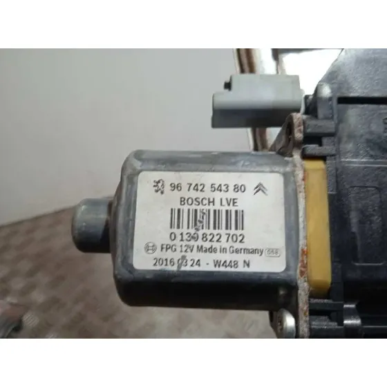 Elevalunas Delantero Derecho para Peugeot 208