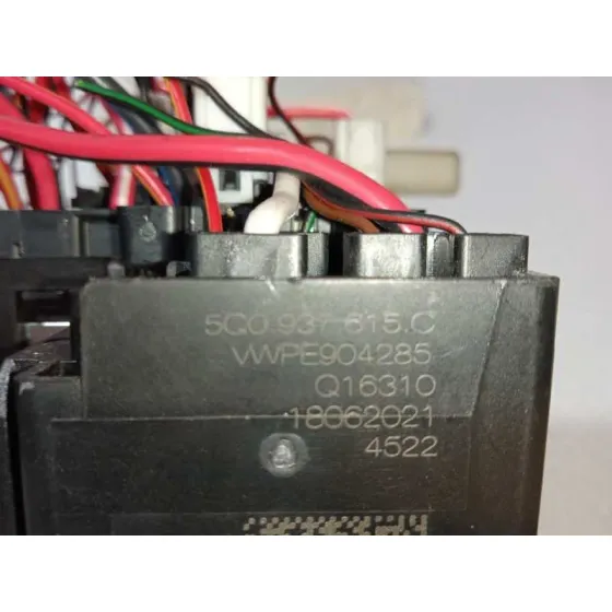 Caja Reles / Fusibles para Volkswagen Arteon (3H8)