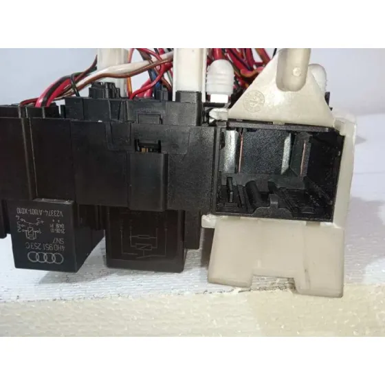 Caja Reles / Fusibles para Volkswagen Arteon (3H8)