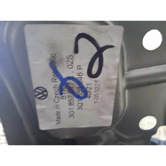 Travesano Superior para Volkswagen Arteon (3H8)